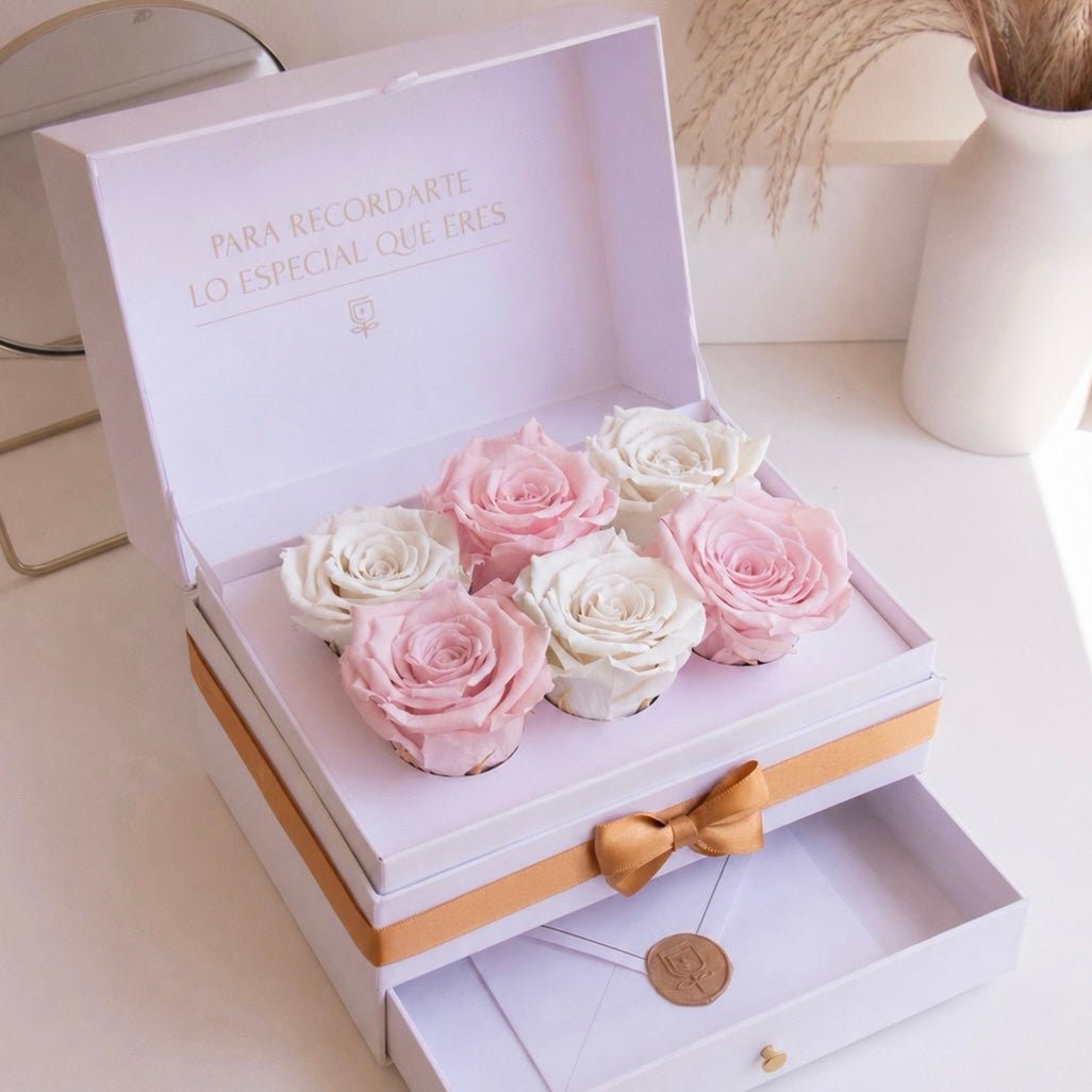 Cofret White - 6 rosas eternas - arreglo de rosas - Rosata Floral