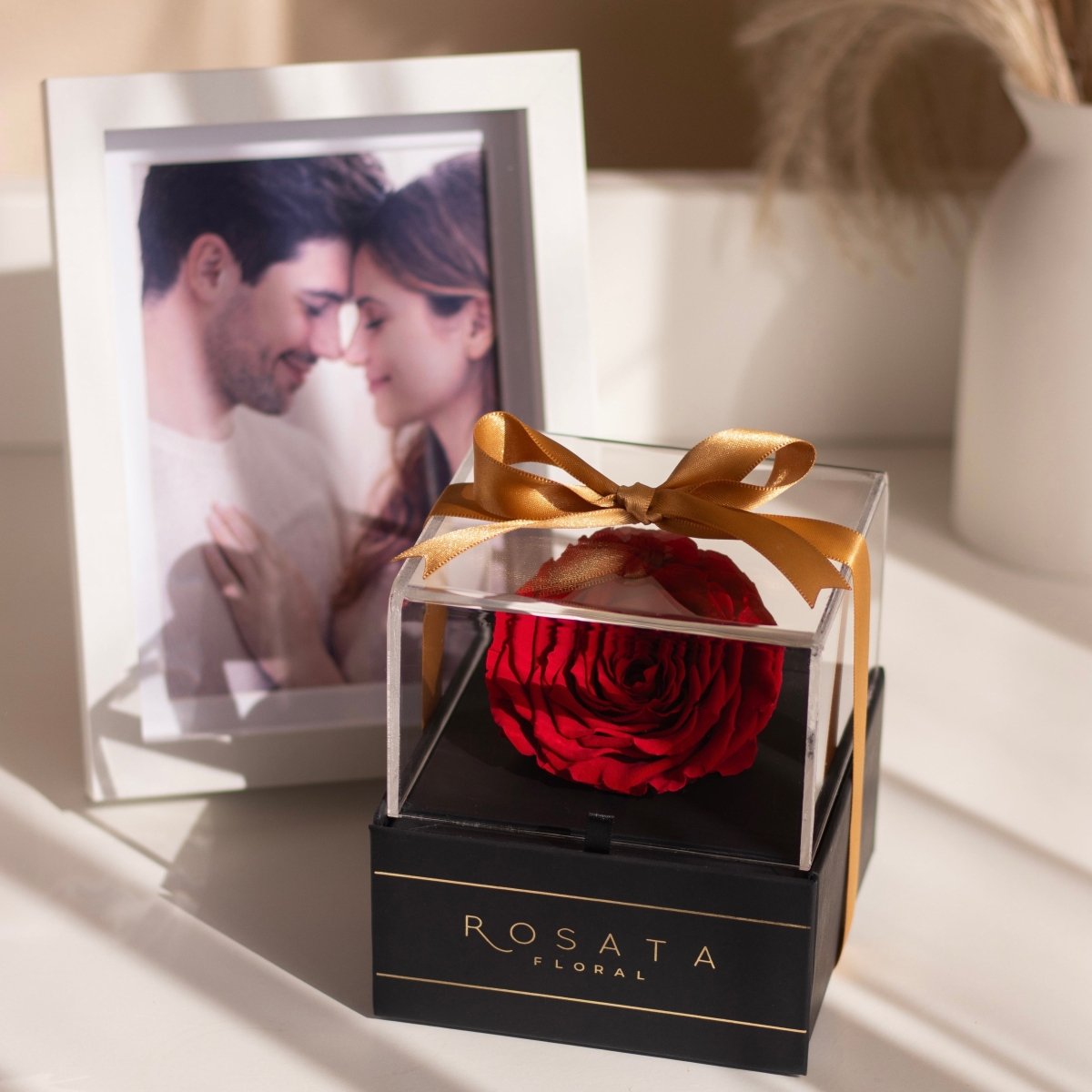 Elegance con foto en marco - arreglo de rosas - Rosata Floral