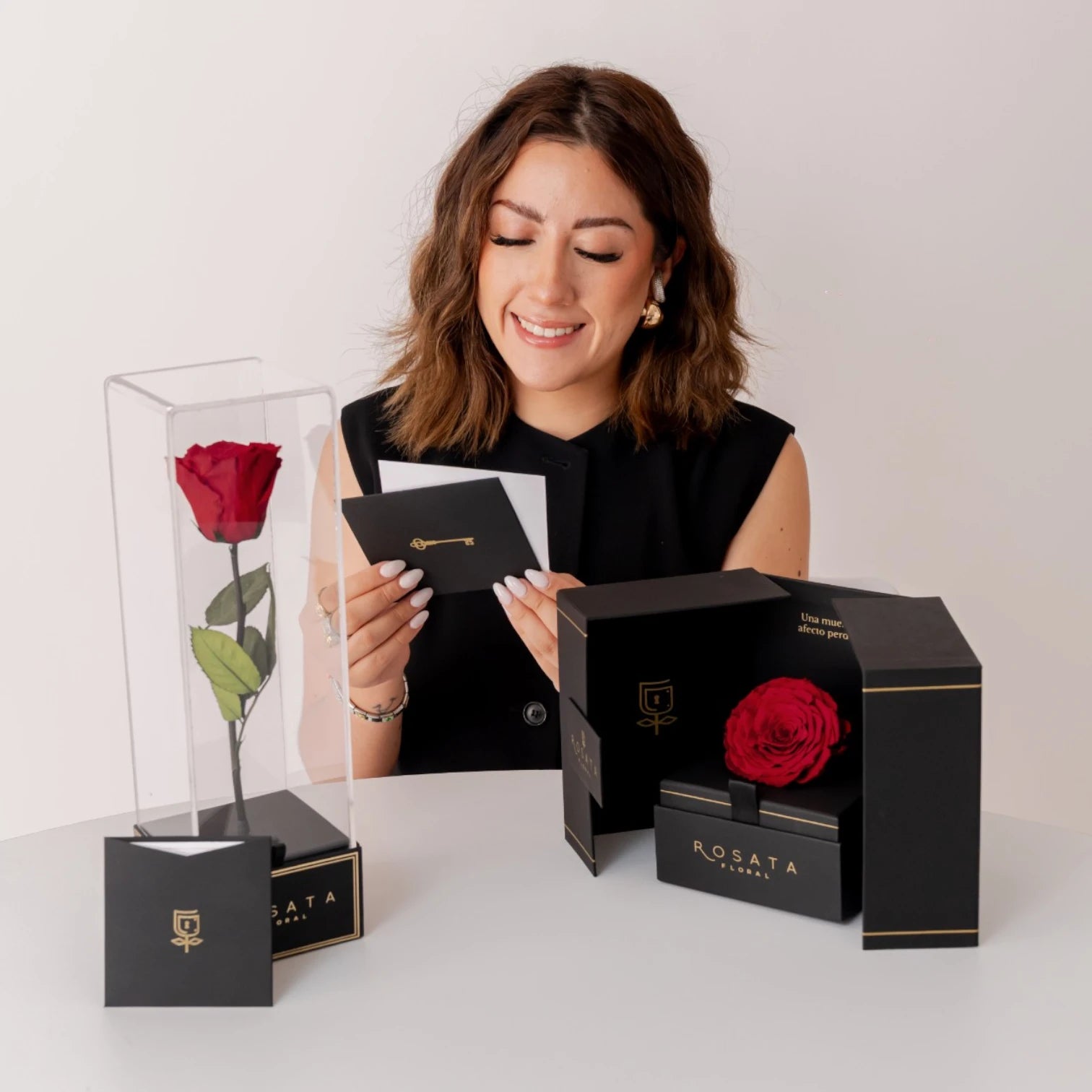 Dúo: Contraste perfecto - arreglo de rosas - Rosata Floral