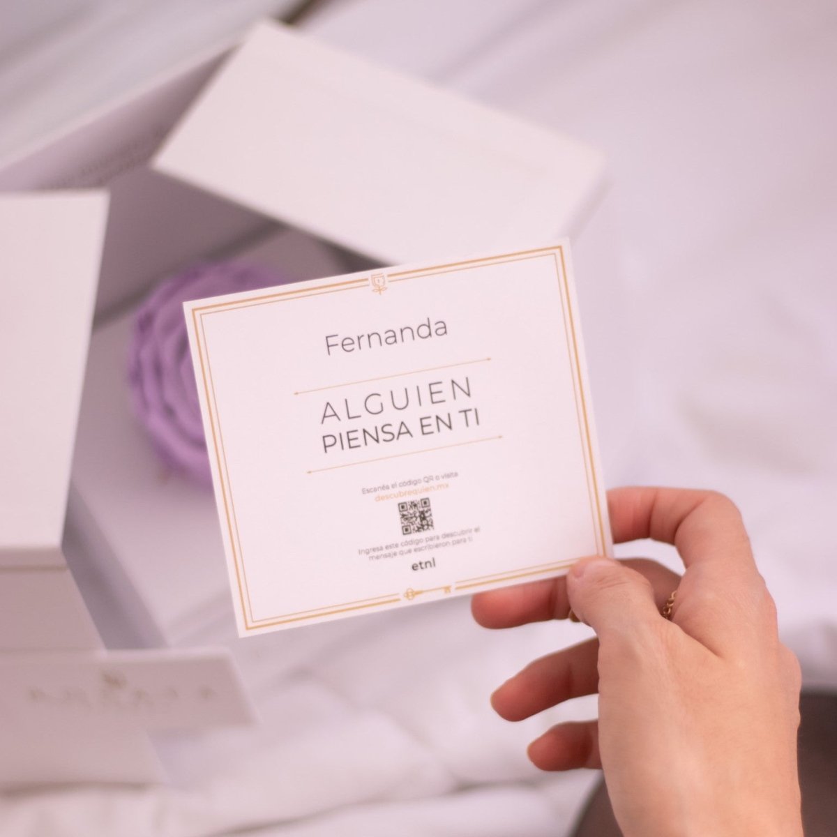 Eternal White Lila - Envío Nacional - arreglo de rosas - Rosata Floral