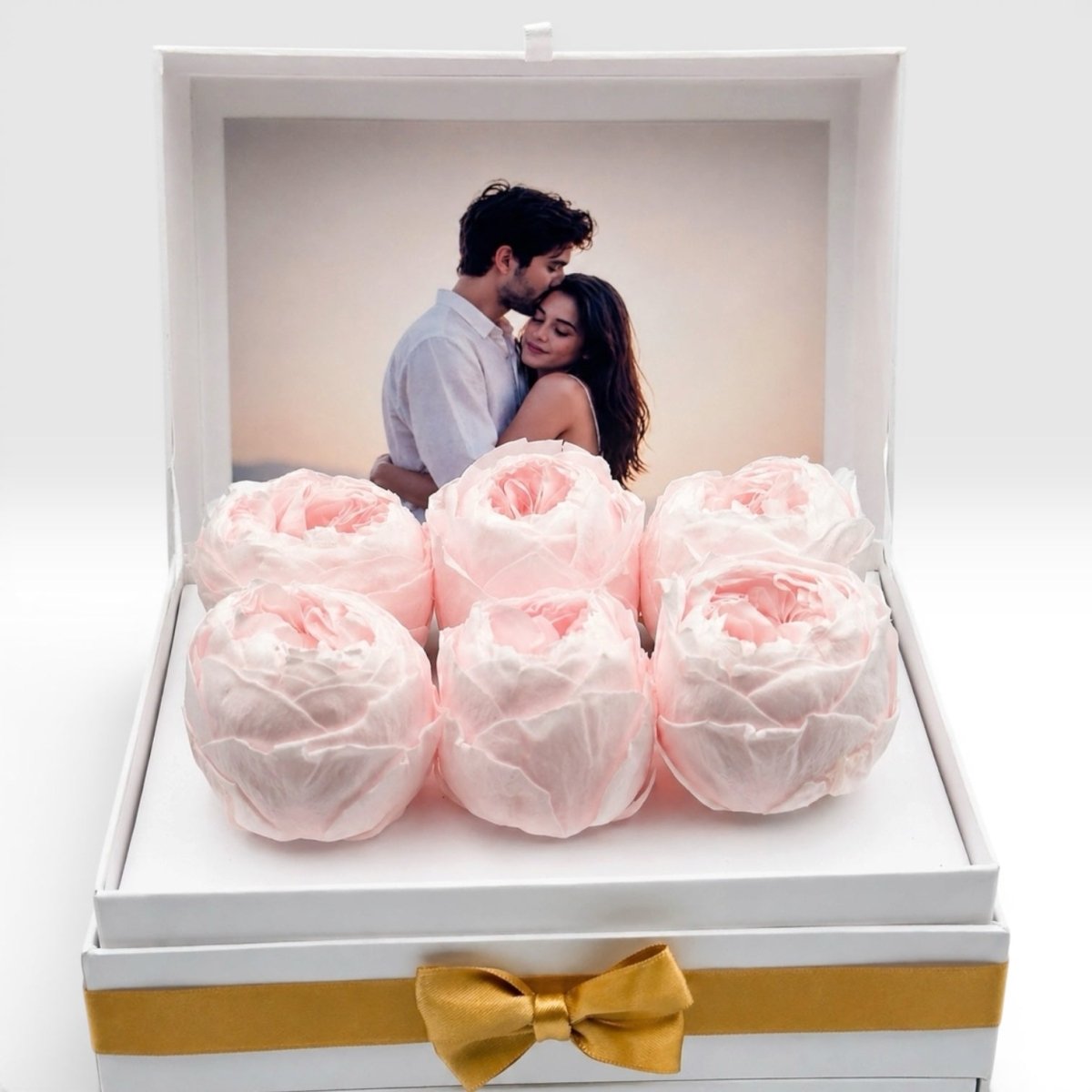 Cofret White - 6 peonias con foto - arreglo de rosas - Rosata Floral