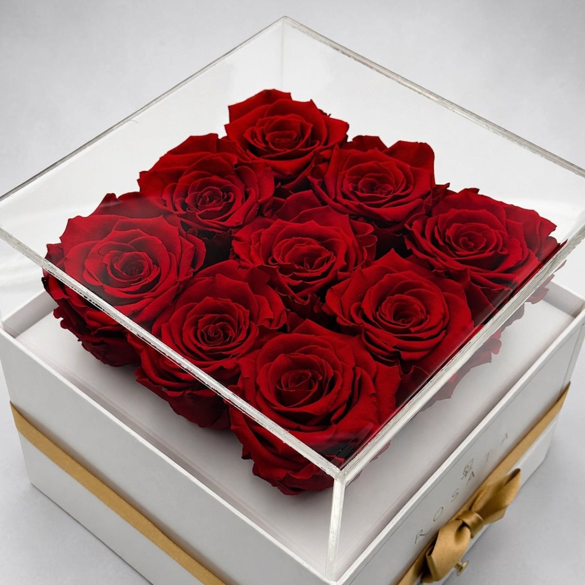 Harmonia White - 9 rosas con chocolates - arreglo de rosas - Rosata Floral