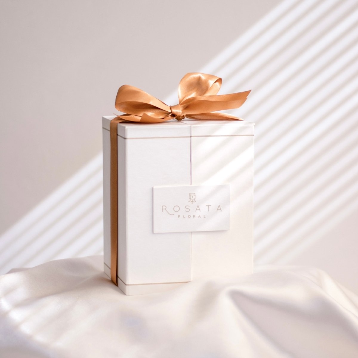 Eternal White Lila - arreglo de rosas - Rosata Floral