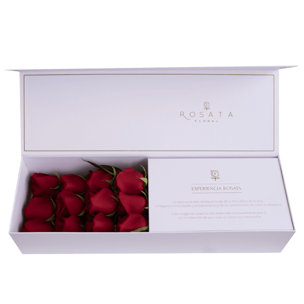 Classic 12 White - Puebla - arreglo de rosas - Rosata Floral